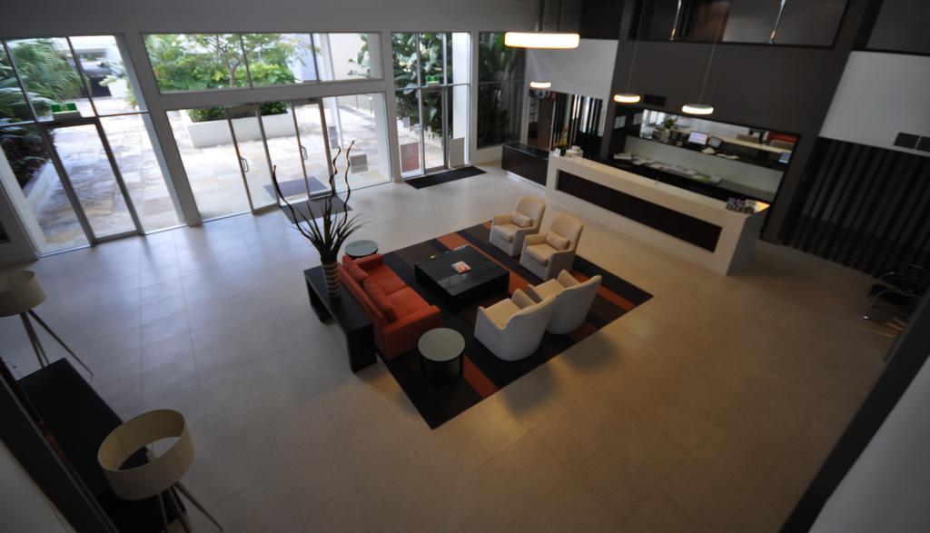 Chancellor Lakeside Apartments Gold Coast Dış mekan fotoğraf