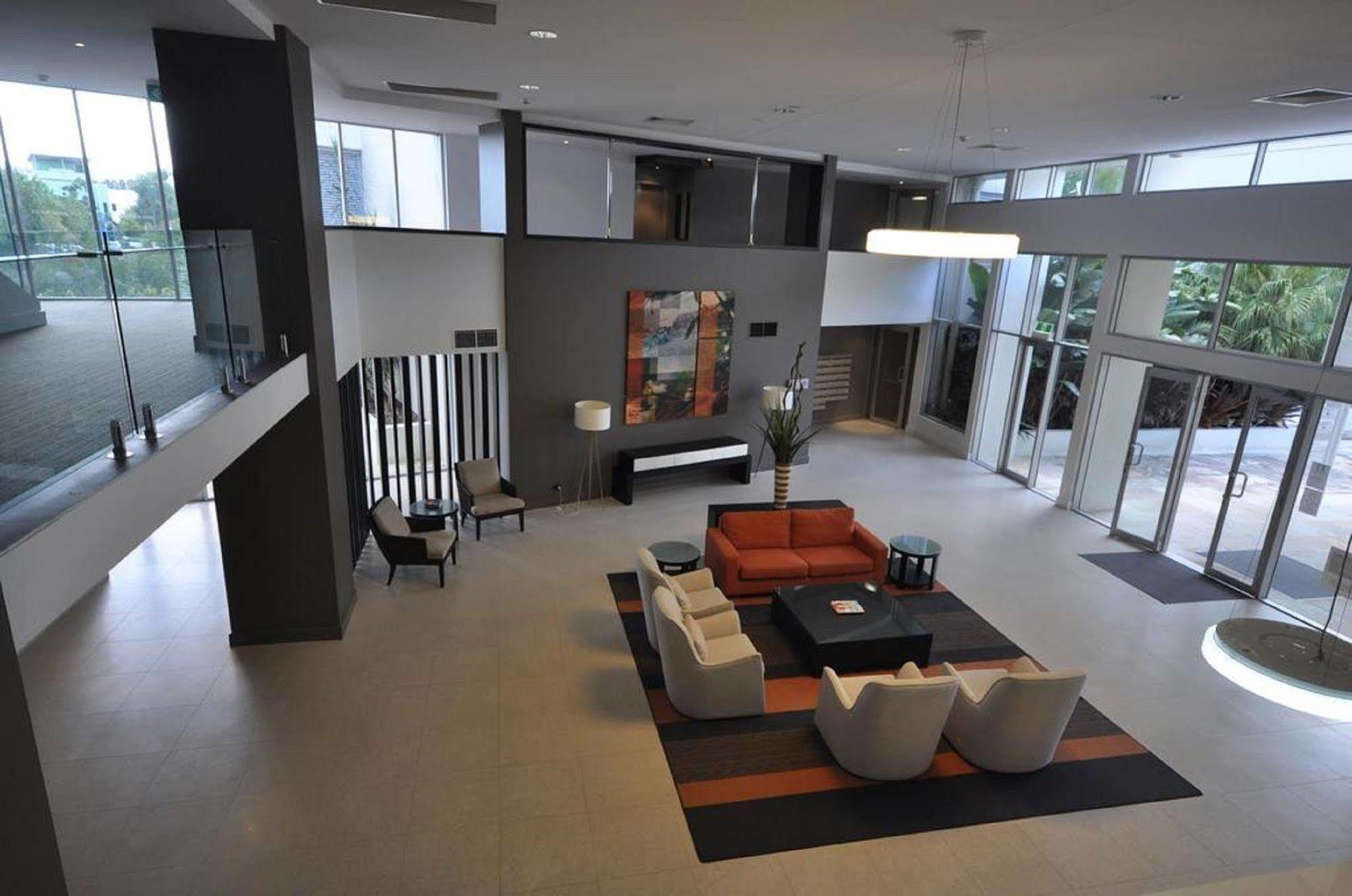 Chancellor Lakeside Apartments Gold Coast Dış mekan fotoğraf
